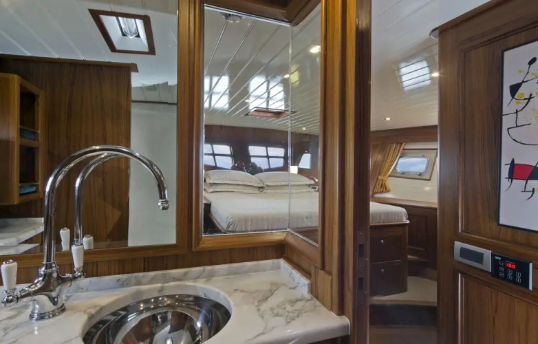 Domicil Yacht Hotel