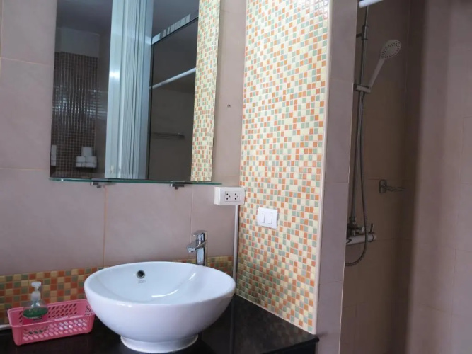 6-19 - 2 Bdr Condo With Balcony and Shared Pool
