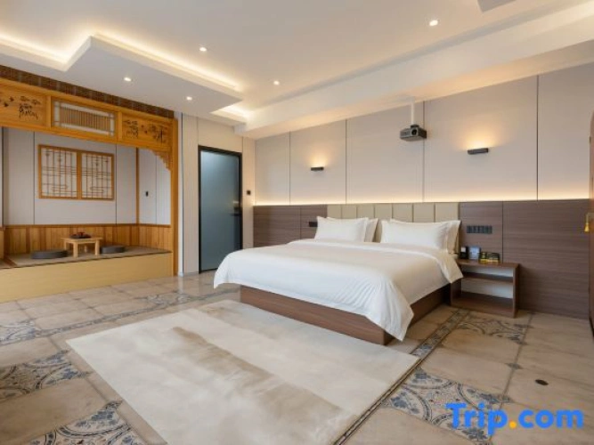 Deluxe Double Family room