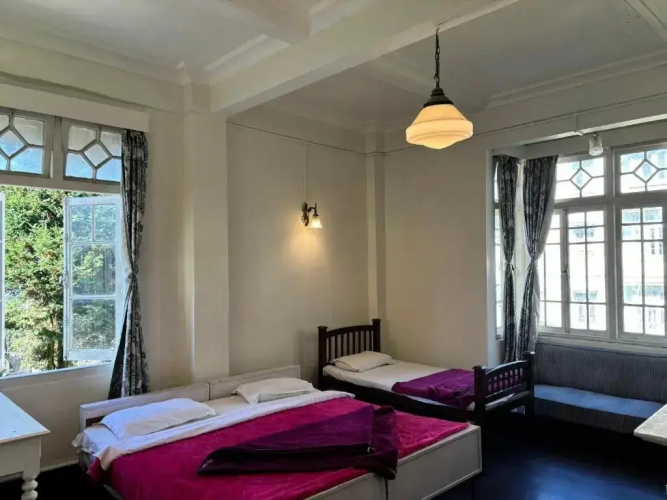 Pineridge Hotel
