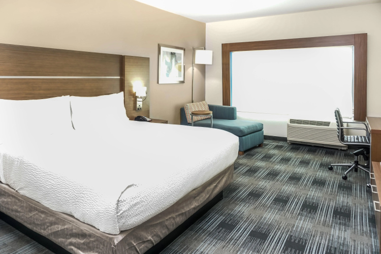Holiday Inn Express Suites Dallas North Addison photo 6