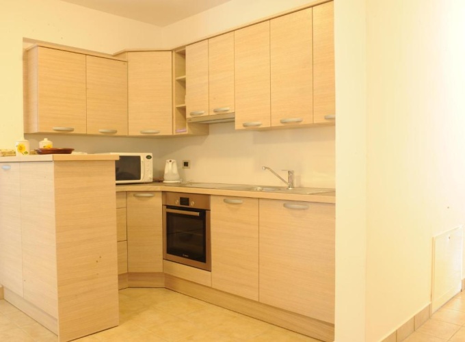 2 Bedrooms Apartment