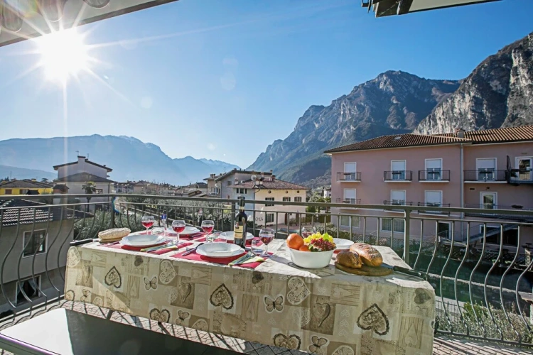 Family Apartment with balcony