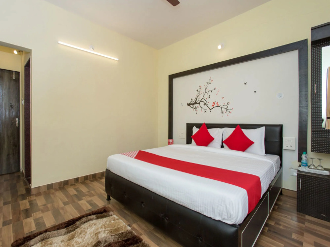 OYO 12936 Hotel Paradise
