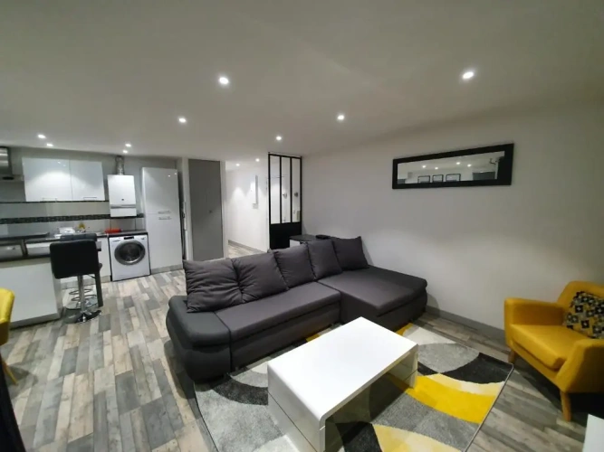 2 Bedrooms Apartment
