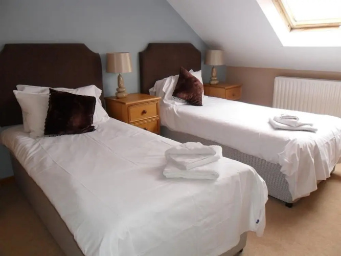 The Woodfalls Inn