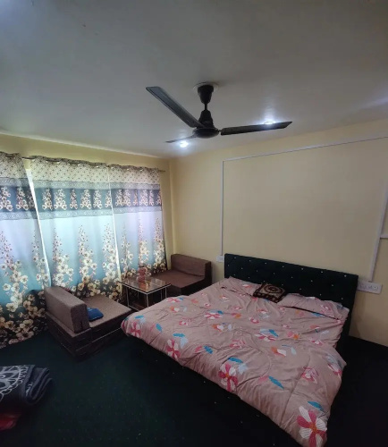 Hatyz Guest House And Restaurant