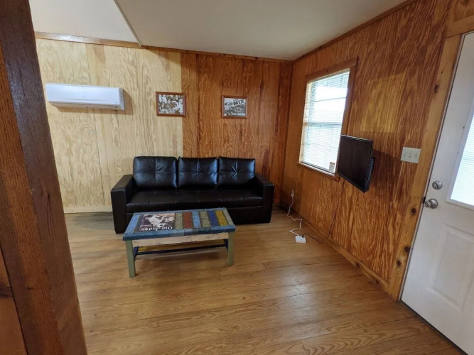 Red Horse Cabins