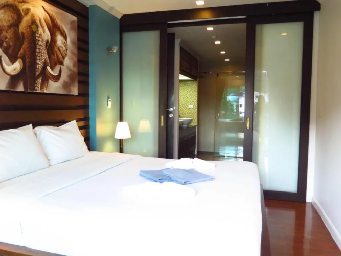 6-39 - 2 Bdr Condo With Balcony and Shared Pool