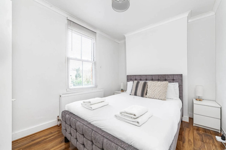 Bright West Ealing Abode