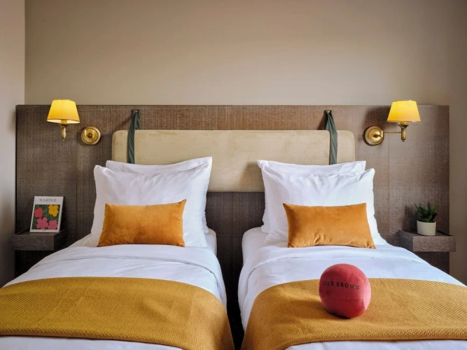 Medium Twin room