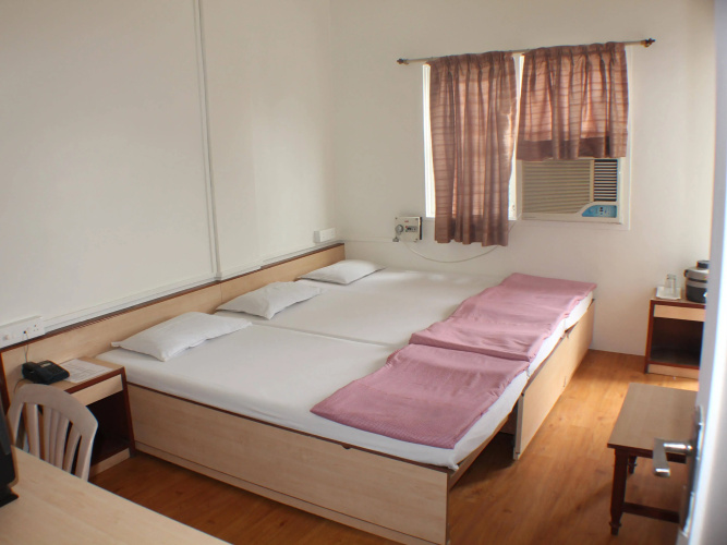 Hotel Bhooshan Sivajinagar