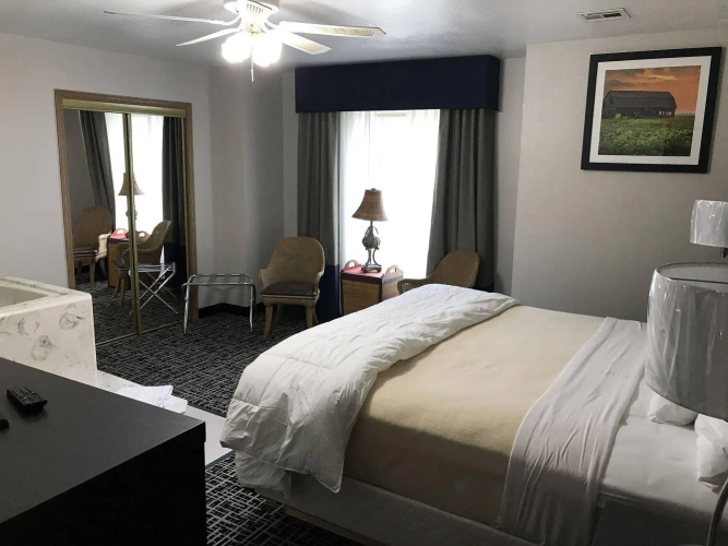 Stonebrook Inn Grove