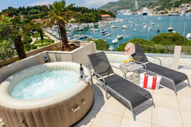 1 Bedroom Executive Apartment with sea view