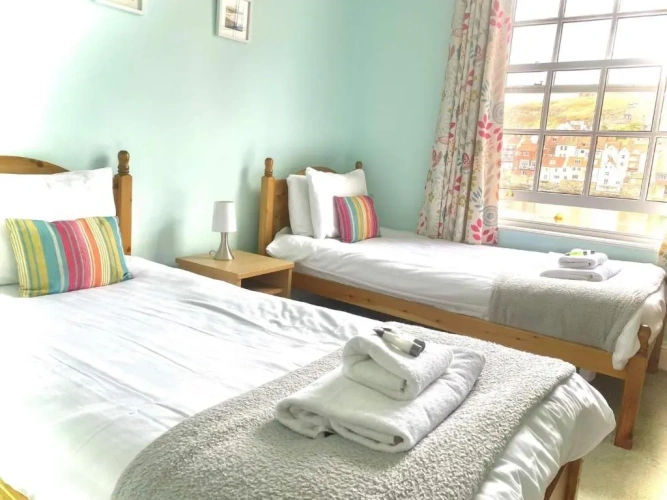 Standard Twin room with sea view