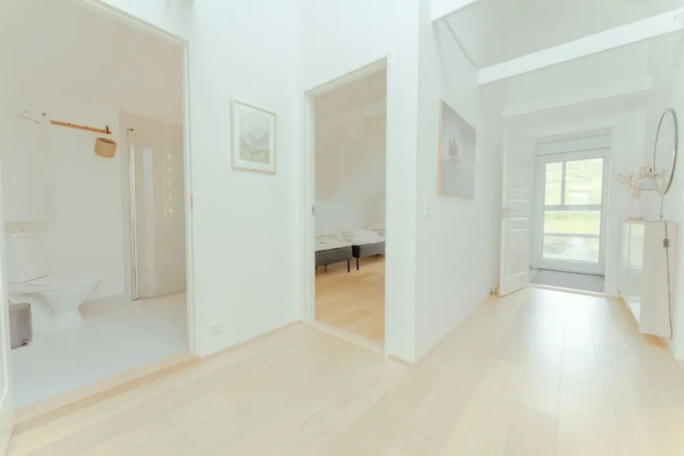 Stunning Views / Penthouse / Decorative / Parking