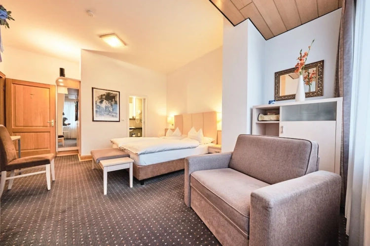 Standard Triple room with balcony