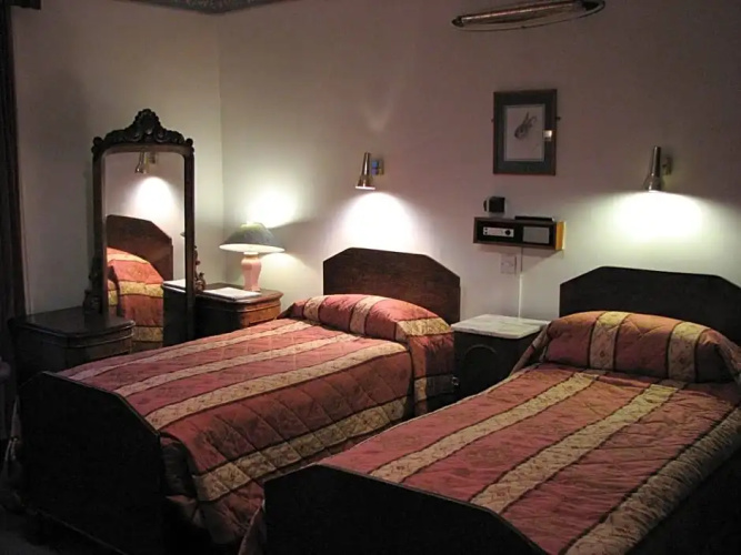 Lancaster Hotel
