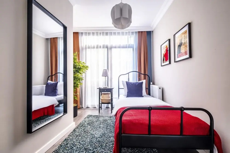 Central Flat With Sleek Interior in Sisli