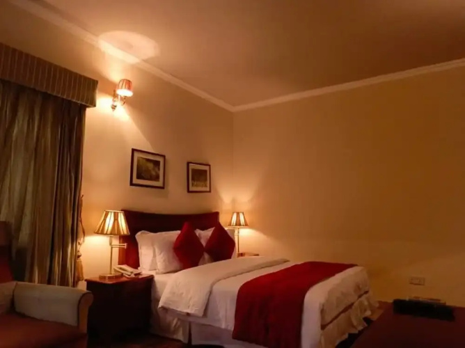 Carlson Hotel