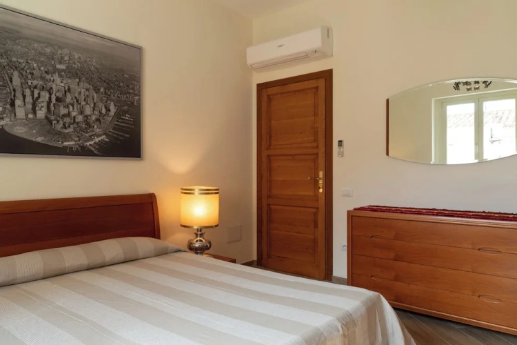 3 Bedrooms Apartment