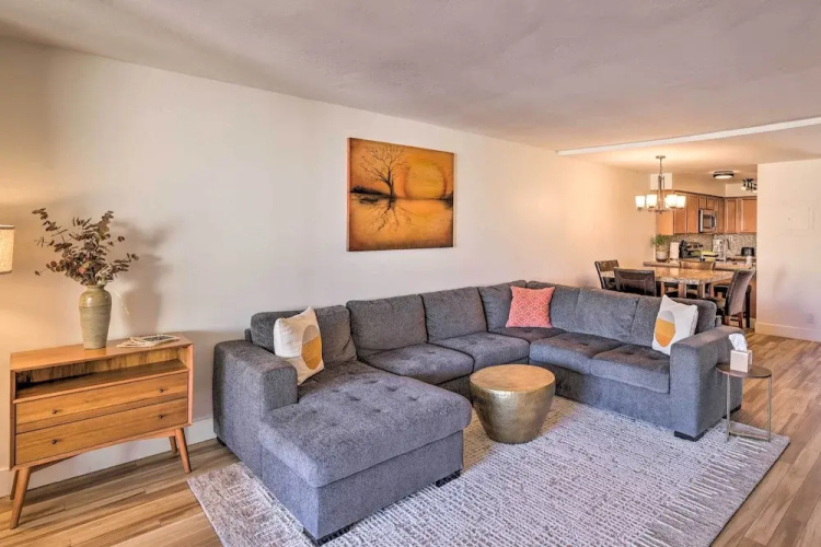 Lounge Poolside: Resort Condo 1 Mi To Old Town! - Phoenix, AZ