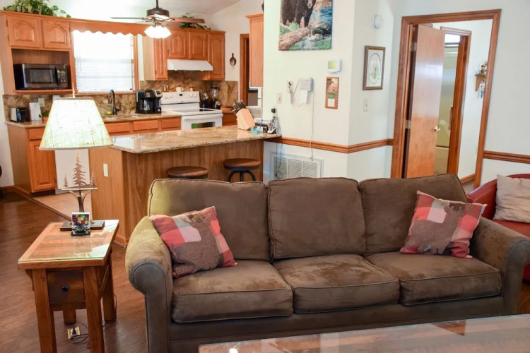 COUNTRY SPRING - 2 Br Cabin
