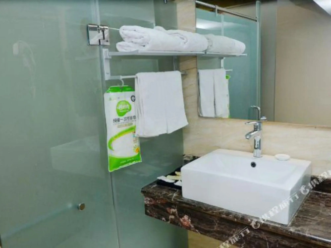 Xiangbin Holiday Hotel