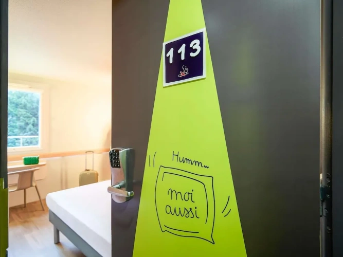 Standard Triple room