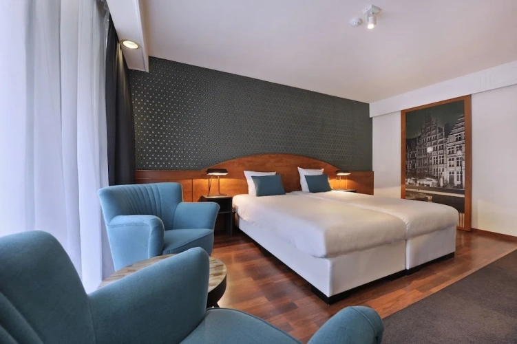 Standard Twin room with balcony