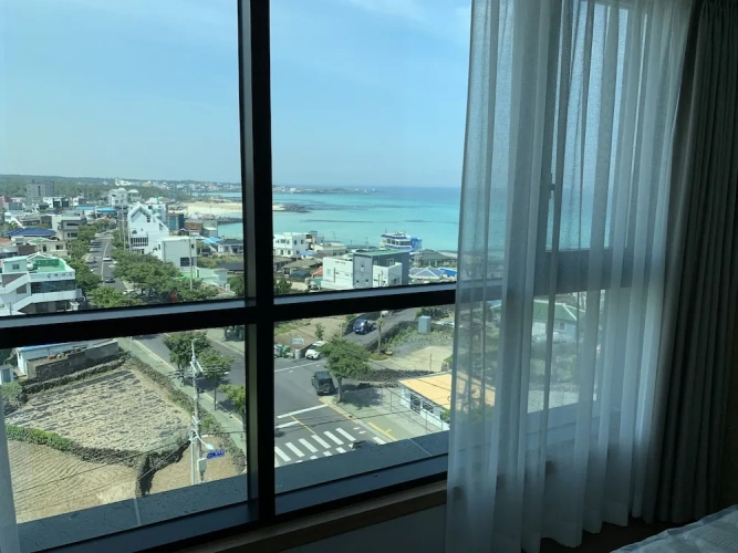 1 Bedroom Family Suite with balcony and beachfront