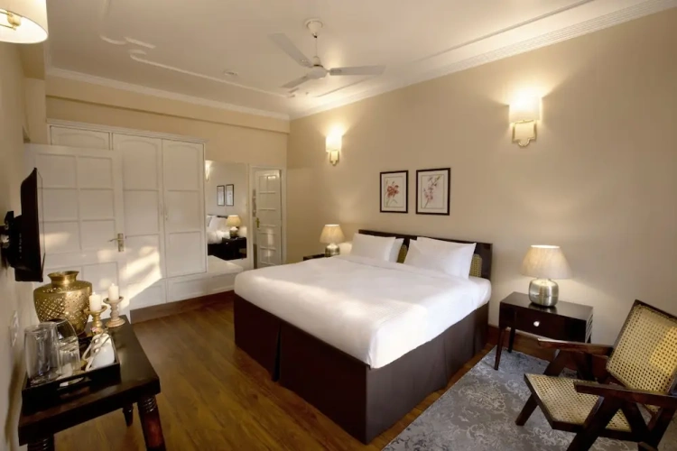 1 Bedroom Superior Double room with balcony and with garden view