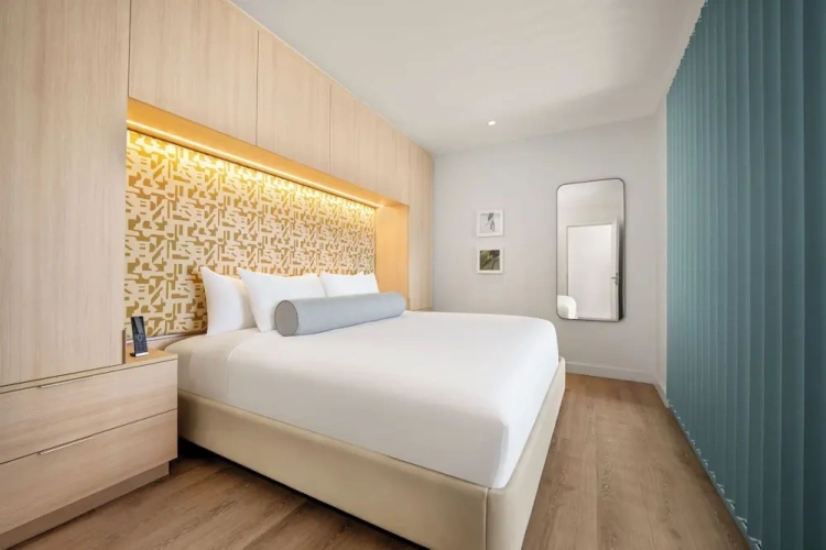 Suite with balcony