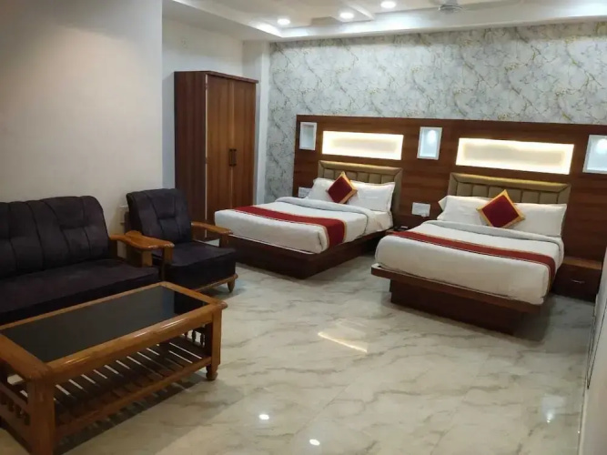 Hotel RS Inn