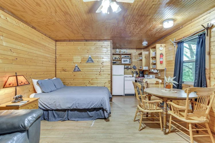 'Cedar Falls Cabin 5': 1/2 Mile To Turner Falls - Davis, OK