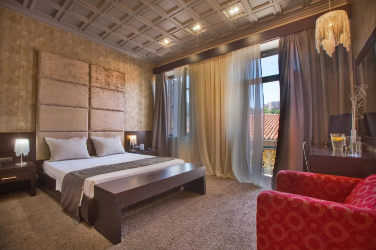 Aion Luxury Hotel
