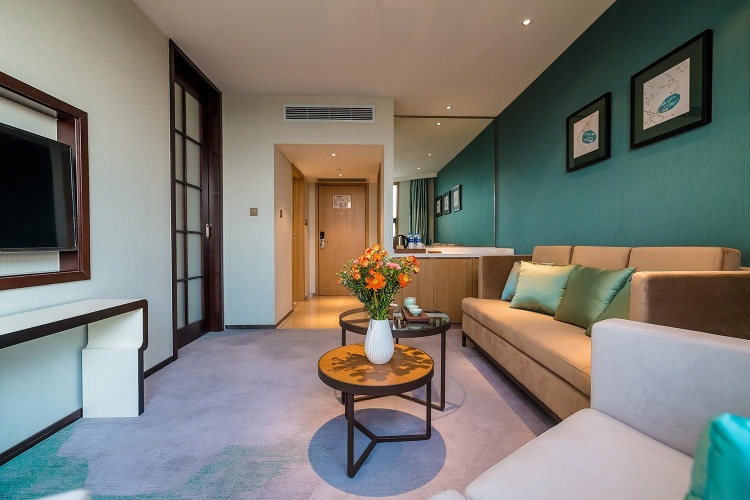 Deluxe Suite