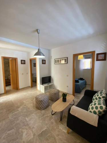 Central 2 bedrooms apartment with patio