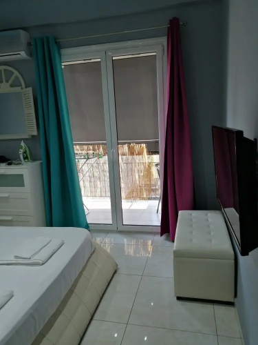 Bright And Modernized Apartment Psyri