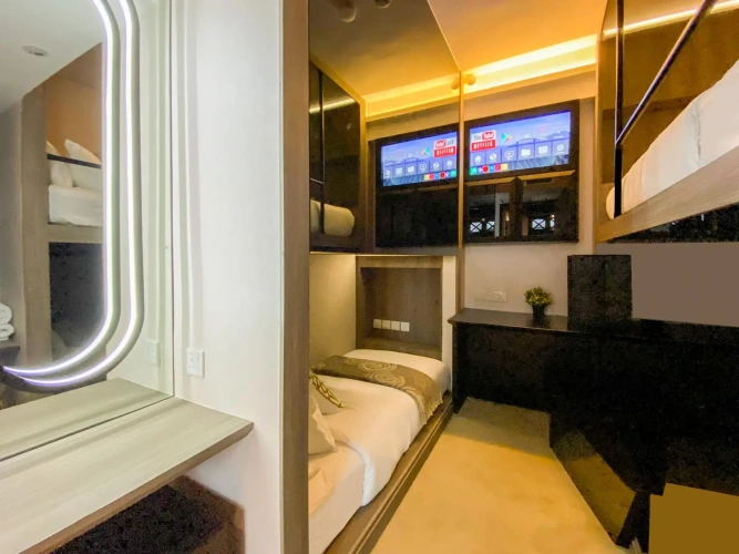 M Twin Cabin