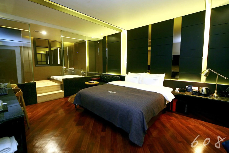 2 Heaven Hotel