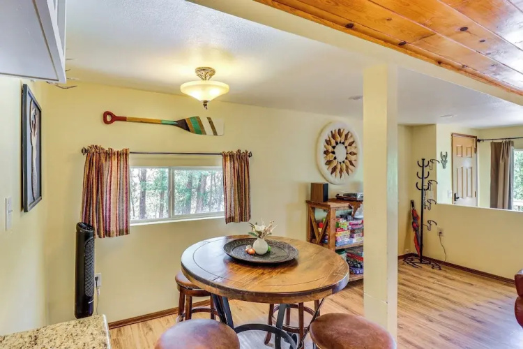 Large Yard w/ Fire Pit: Show Low Cabin