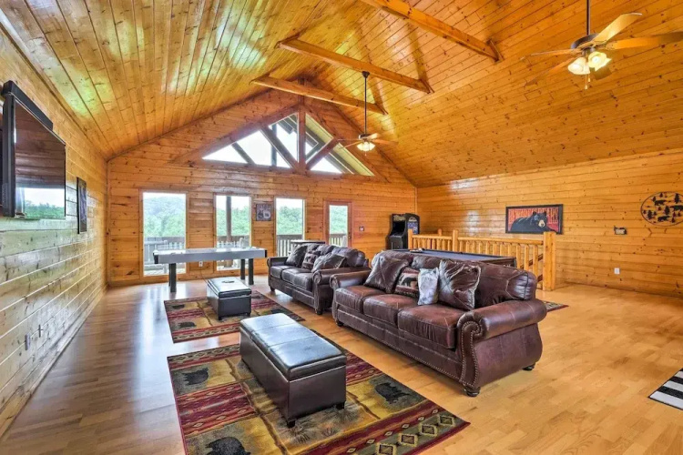 Private Cabin w/ Tree Top Mtn Views: Pets Welcome