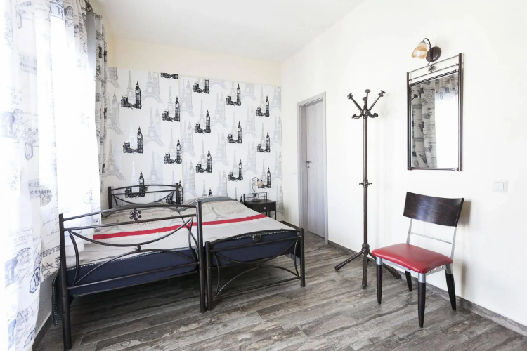 Nomads Rooms