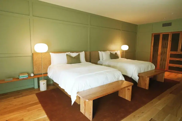Albert Hotel