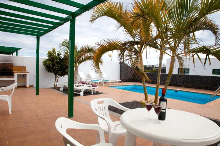 3 Bedrooms Villa