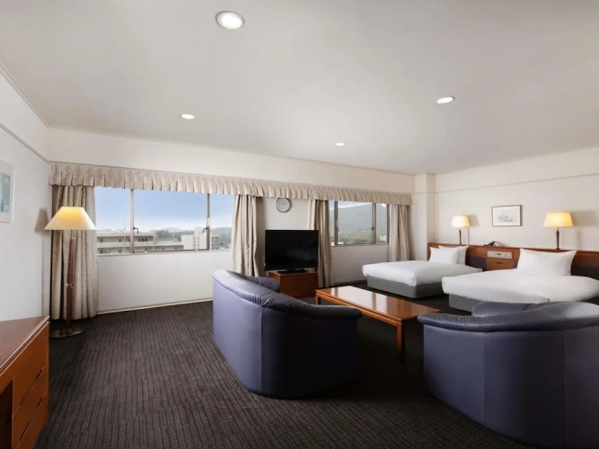 Classic Twin Suite with city view