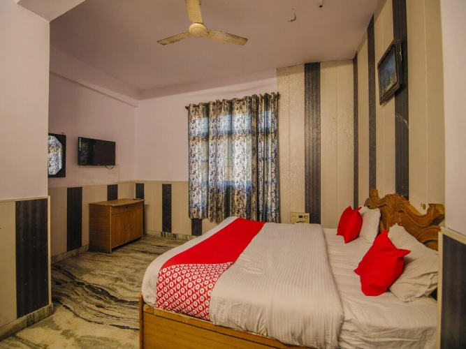 Hotel Preet By OYO Rooms
