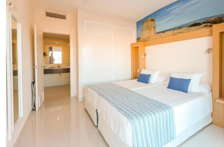 1 Bedroom Quadruple Apartment with balcony