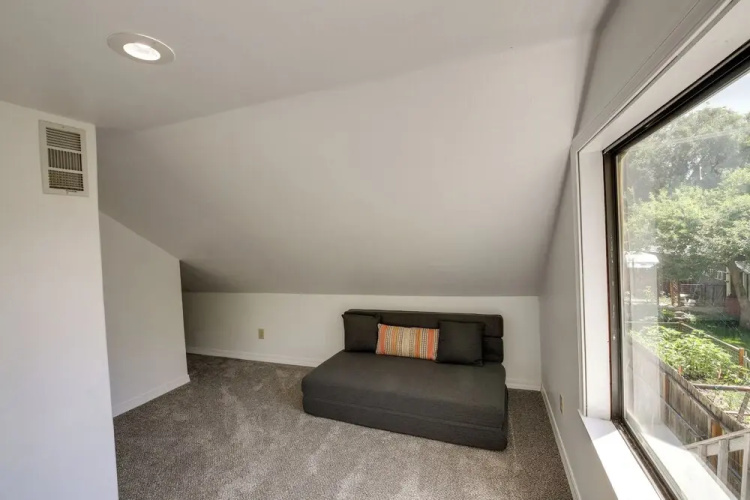 Charming Hamilton Hideaway: Half-mi to Main St!
